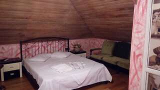Отель Hotel Isani Тбилиси Стандартный номер с кроватью размера "king-size"-3